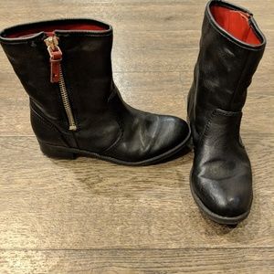 Tommy Hilfiger short leather boots